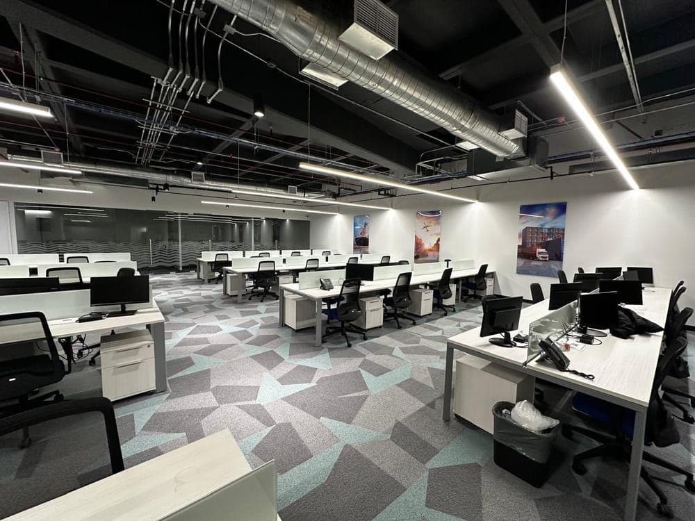 Piso operativo completo — Corporativo